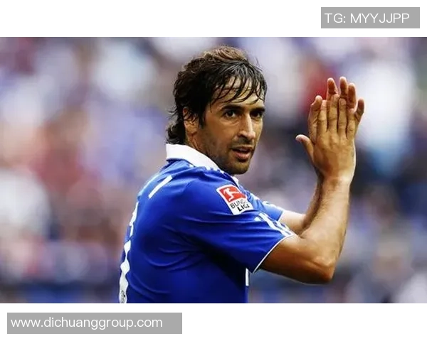 各大足球明星出场动画精粹集锦展现传奇瞬间与精彩时刻