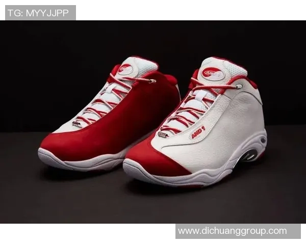 球星收到的球鞋是谁送的呢